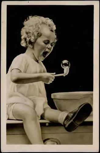 Kinder Künstlerkarte Fröhliches Spiel Mädchen Seifenblasen 1932