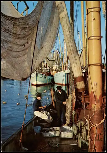 Ansichtskarte  Berufe/Arbeit: Fischer Angler; Fischkutter (Nord-/Ostsee) 1970
