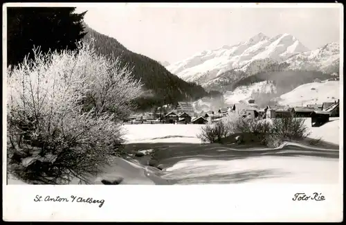 Ansichtskarte St. Anton am Arlberg Partie an der Stadt im Winter 1942