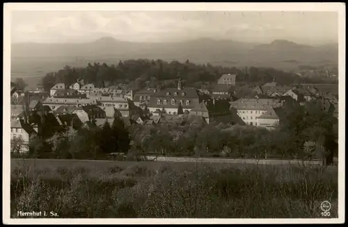 Ansichtskarte Herrnhut Stadtpartie mit Bergkette 1932