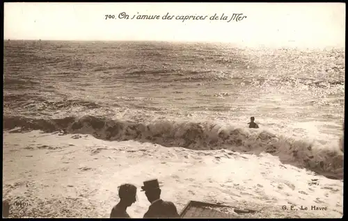 CPA .Frankreich On s'amuse des caprices de la Mer; Meer 1910
