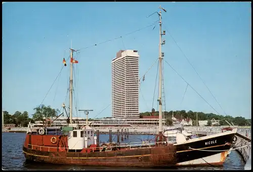 Ansichtskarte Travemünde-Lübeck Hochhaus - Fischerboot NICOLE 1975