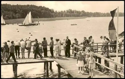 Arendsee (Altmark) Strandbad belebter Badesteg zur DDR-Zeit 1964