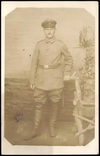 Foto  Militaria WK1 Privatfoto AK Soldat 1917 gel. Stempel Deutsche Feldpost