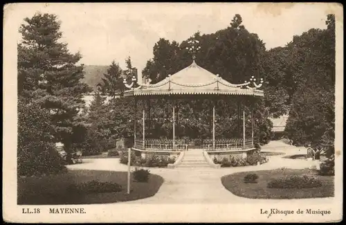 CPA Laval (Mayenne) le Kiosque de Musique 1939  gel Militär Frankreich