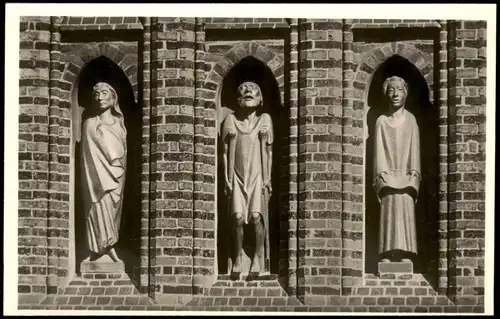 Ansichtskarte Lübeck Barlachfiguren an der Katharinenkirche 1953