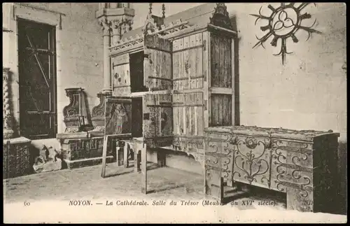 Noyon La Cathédrale Salle du Trésor (Meuble du XVT siècle) 1910