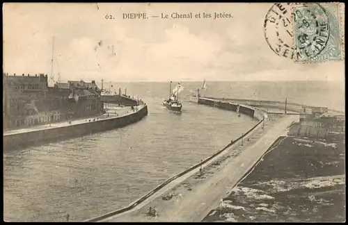 CPA Dieppe Le Chenal et les Jetées; Einfahrt zum Hafen 1905