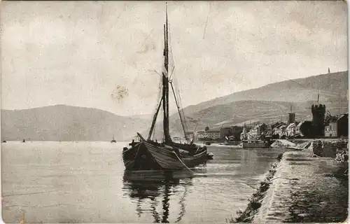 Ansichtskarte Rüdesheim (Rhein) Segelboot vor der Stadt 1909