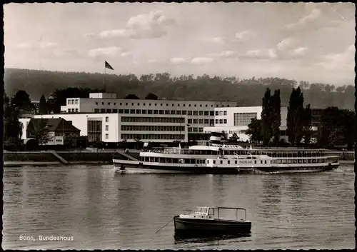 Ansichtskarte Bonn Rhein Schiff, Dampfer passiert das Bundeshaus 1963/1961