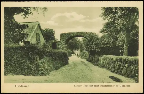 Kloster-Hiddensee Hiddensöe Kloster, Rest der alten Klostermauer  Torbogen 1928