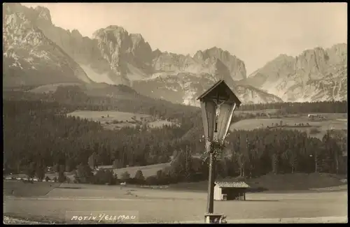 Foto Ellmau Hütte, Wegkreuz - Bergkette 1930 Privatfoto
