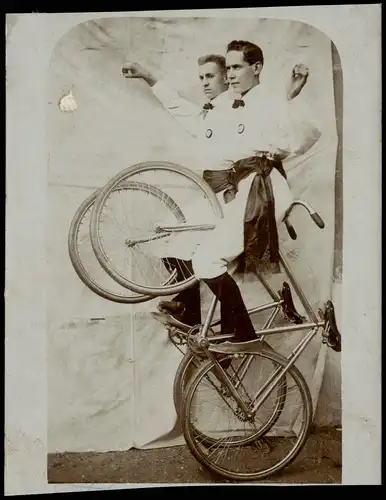 Ansichtskarte  Radsport Fahrrad Fahrrad-Akrobaten 1913