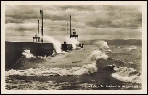 Ansichtskarte Friedrichshafen Brandung an der Hafenmole 1932