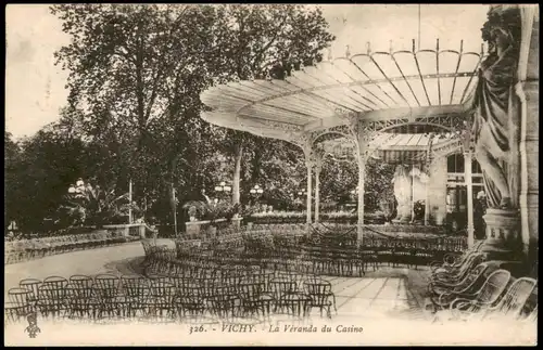 CPA Vichy La Véranda du Casino 1930