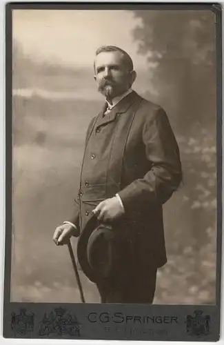 Atelier-Foto Springer (Reichenberg & Teplitz) eines Mannes 1900 Privatfoto CdV