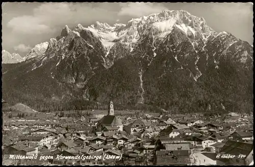 Ansichtskarte Mittenwald Ortspanorama gegen Karwendelgebirge (1385 m) 1960