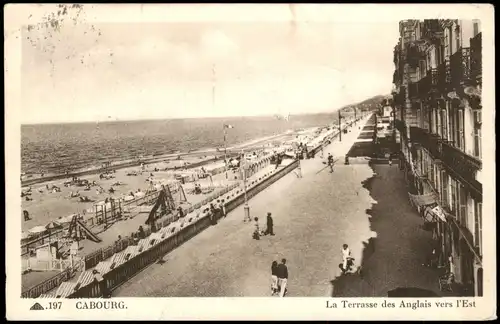 Cabourg La Terrasse des Anglais vers l'Est Strand und Promenade 1920