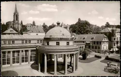 Ansichtskarte Bad Pyrmont Brunnenplatz mit Stadtkirche 1960