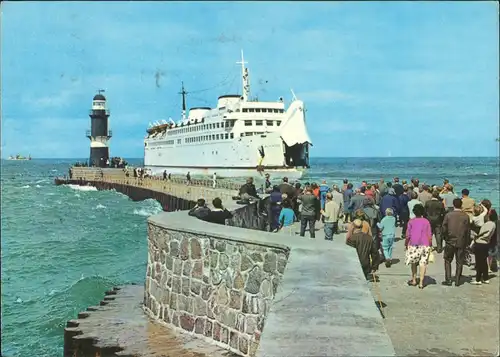Ansichtskarte Warnemünde-Rostock Die Warnemünde passiert die Mole 1969