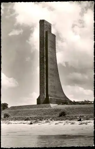 Ansichtskarte Laboe Marinedenkmal vom Meer gesehen g1960