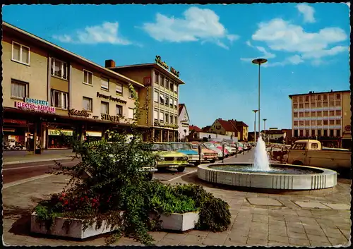 Ansichtskarte Rüsselsheim Friedensplatz, Geschäfte, div. Auto Modelle 1970