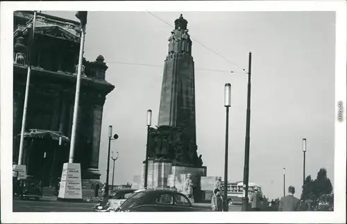 Brüssel Bruxelles Denkmal für gefallenen Infanteristen, Käfer 1964 Privatfoto