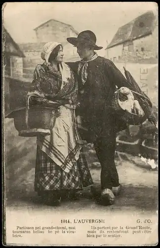 CPA Auvergne Junger Mann und Frau - Typen AK 1919