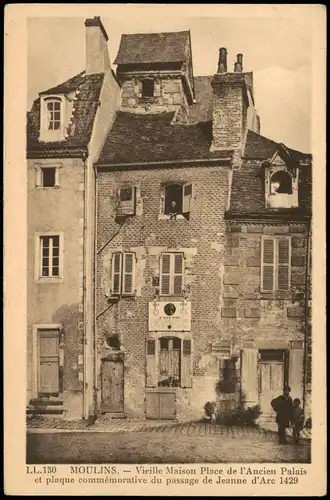 CPA Moulins (Allier) Vieille Maison Place de l'Ancien Palais 1922