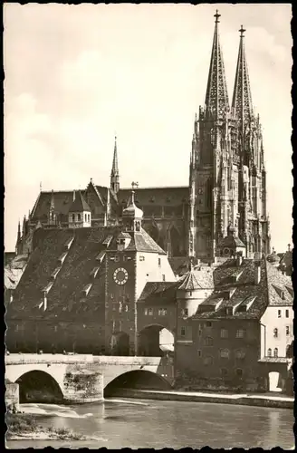 Ansichtskarte Regensburg Blick auf die Steinerne Brücke und den Dom 1955