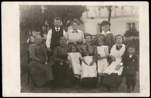 Menschen Soziales Leben Gruppenfoto (vermtl. Groß-Familie oder Ähnlich) 1920