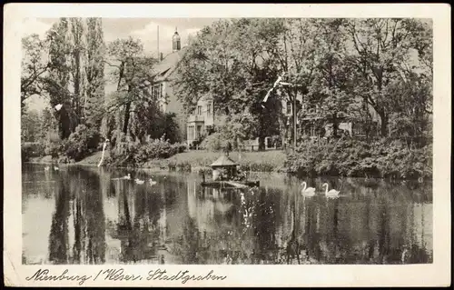 Ansichtskarte Nienburg/Weser Partie am Stadtgraben 1956