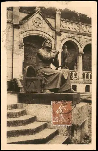 Domrémy-la-Pucelle Basilique de Domremy Statue d'Isabelle Romée 1928