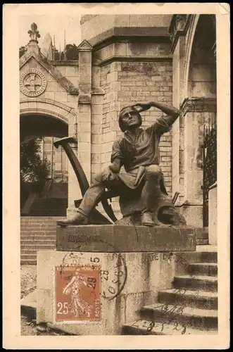 Domrémy-la-Pucelle Basilique de Domremy - Statue de Jacques d'Arc 1928