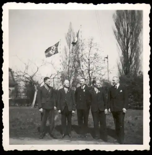Menschen Soziales Leben Gruppenfoto Männer (Photo aus Dresden-Bühlau) 1940 Privatfoto Foto