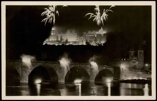 Ansichtskarte Heidelberg Heidelberger Schloss u. Brücke bei Beleuchtung 1930