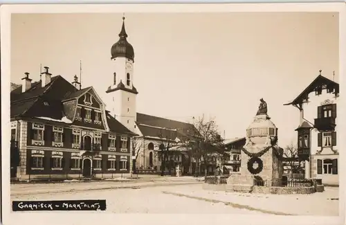 Ansichtskarte Garmisch-Partenkirchen Marktplatz mit Denkmal 1925