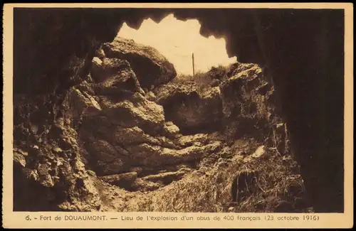 .Frankreich Fort de DOUAUMONT Lieu de l'explosion d'un obus de 400 français 1916