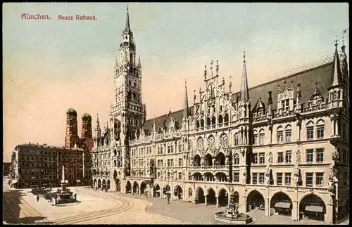 München Rathaus Marienplatz im Hintergrund die Frauenkirche 1928