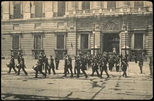Postales Madrid Palacio Real. Salida de los Alabarderos. 1924