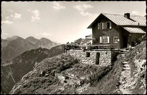 Ansichtskarte .Bayern Pfrontner-Hütte 1795 m mit Allgäuer Hochgebirge 1960