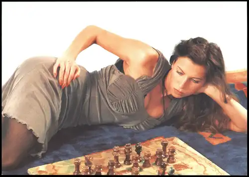 Ansichtskarte  Schach Chess - Spiel Erotik Frau in Sexy Kleid Fernschach 1999