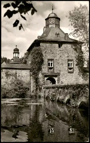 Friesenhagen Schloss Crottorf Torgebäude mit äußerem Burggraben 1958
