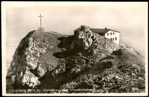 Ansichtskarte Hochfelln Hochfelln Gipfelkreuz und Unterkunftshaus 1950