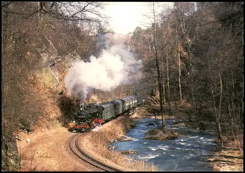 Schmalspurdampflokomotive 099 753 mit Personenzug im Rabenauer Grund 1998