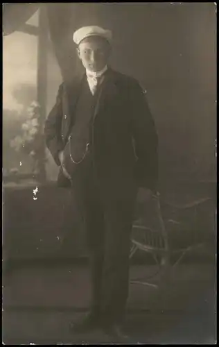 Ansichtskarte  Menschen / Soziales Leben - Männer, Junger Mann im Anzug 1913