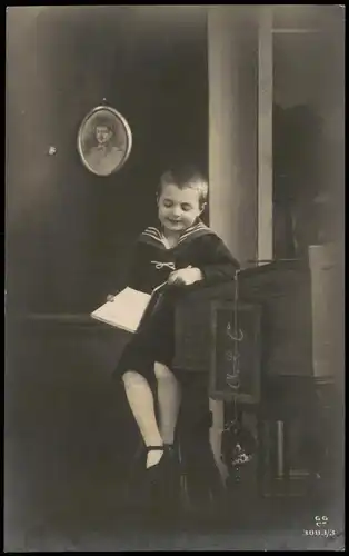 Menschen/Soziales Leben - Kinder Junge auf der Schulbank Fotokunst 1917
