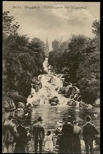 Ansichtskarte Kreuzberg-Berlin Viktoriapark, feine Herrschaften 1918  Feldpost