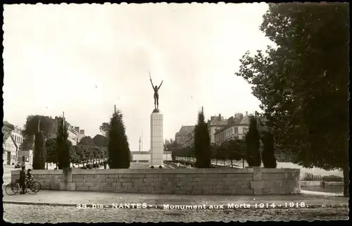 CPA Nantes Monument aux Morts 1914-1918 1930