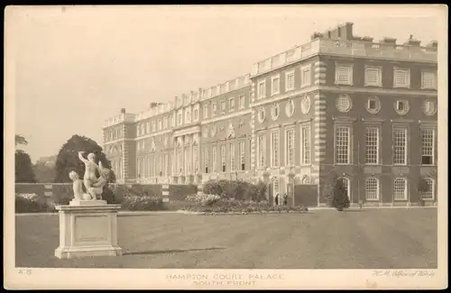 Postcard London HAMPTON COURT PALACE SOUTH FRONT 1920